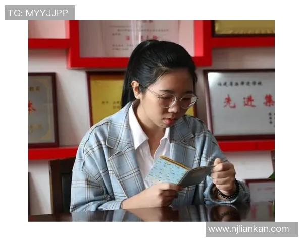 吴丽独家解析足球技巧与心得分享助你提升球技与观赛体验