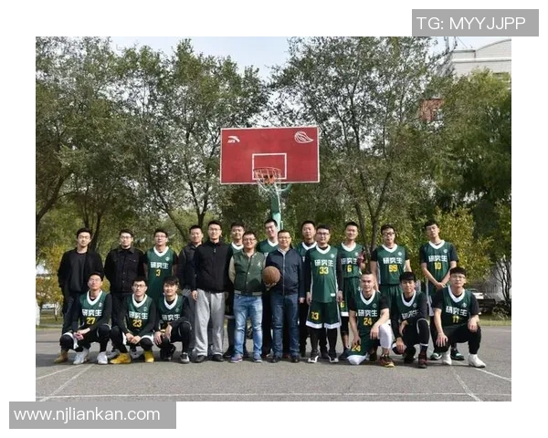 南京篮球队灵活性变革引发热议探索新战术与团队协作的未来发展